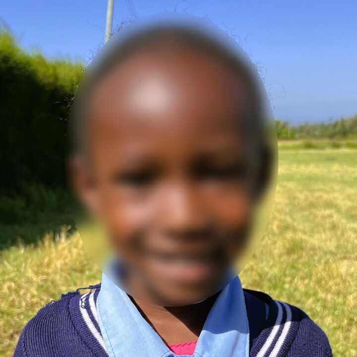 Sponsor Pauline through school in the quarry region of Karundas, Kenya